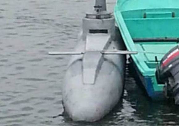 Cortes&#237;a: Polic&#237;a - La Polic&#237;a de Ecuador confirm&#243; este lunes la incautaci&#243;n de un submarino en la provincia de Esmeraldas, cargado con droga.