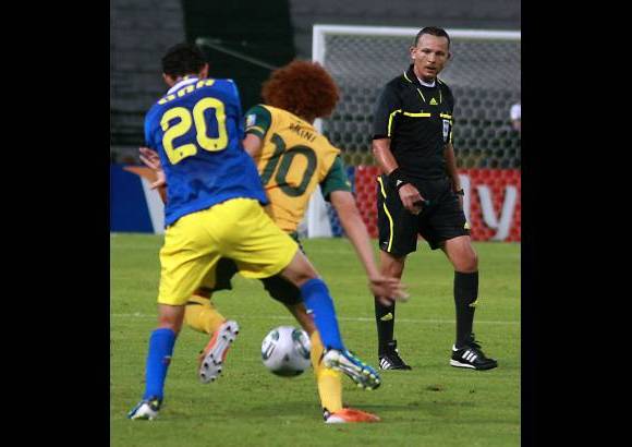 Colprensa - Julio Rosero, seleccionador de Ecuador por sanci&#243;n de Sixto Vizuete, dijo que cosas como la que le ocurri&#243; a Ecuador, pasan en el f&#250;tbol y ahora tienen que &quot;tratar de recuperarse&quot; para el pr&#243;ximo partido ante Espa&#241;a.