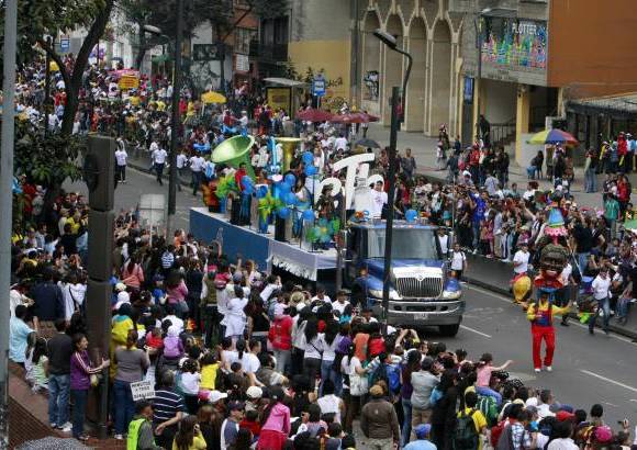 Colprensa - A la movilizaci&#243;n se sumaron los personajes de la producci&#243;n �Germ&#225;n es el man&#39; y de �El secretario&#39;, la novela m&#225;s reciente del canal Caracol. Este a&#241;o tampoco falt&#243; do&#241;a Nidia, un personaje inolvidable para aquellos que vieron Pedro el escamoso.