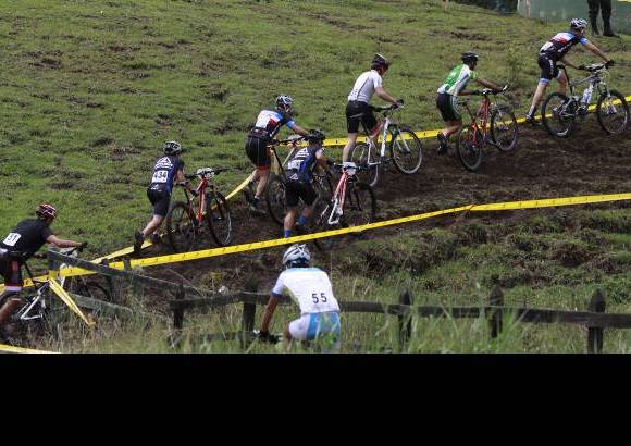 Donaldo Zuluaga - La pasión por el ciclismo nuevamente se hizo sentir en Antioquia gracias al Clásico EL COLOMBIANO-Indeportes Antioquia.