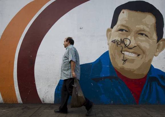 reuters - Los seguidores del presidente de Venezuela, Hugo Chávez, esperan que el Jefe de Estado se recupere del cáncer que padece y por el cual se encuentra en La Habana, Cuba. Caracas está inundada de mensajes de apoyo al líder del país bolivariano.