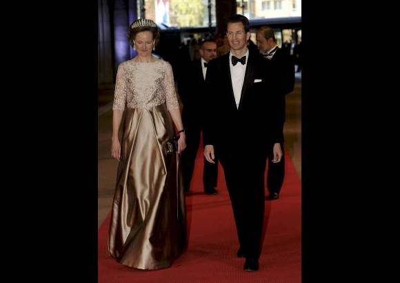 Reuters - El pr&#237;ncipe Luis Felipe Mar&#237;a de Liechtenstein y la princesa consorte Sof&#237;a de Baviera en la cena de gala.