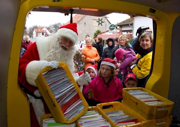 Reuters - Para la inauguración, ya se han recibido más de 20 mil cartas informaron los organizadores.