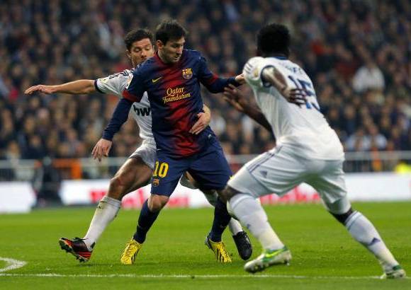 AP - El Real Madrid recuperará jugadores importantes en el Camp Nou. El clásico exhibe igualdad y espectáculo.