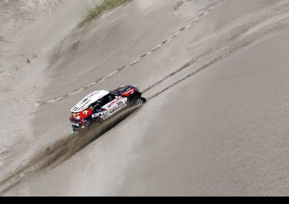 Reuters - Las categorías que participan en el Rally son: automóviles, camiones, motocicletas y cuatriciclos.