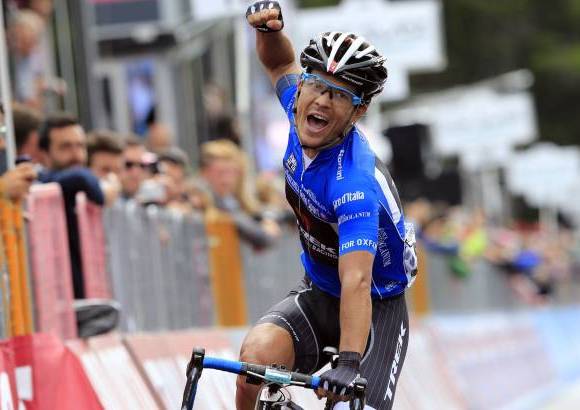 FOTO AFP - Juli&#225;n David Arredondo se adjudic&#243; la etapa 18 del Giro de Italia, en una exigente fracci&#243;n de monta&#241;a.