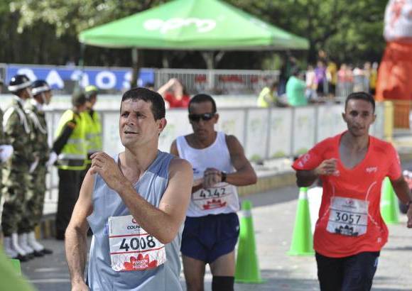 Esteban Jaramillo y Sebasti&#225;n Salazar - M&#225;s de 10 mil competidores se dieron cita en esta hist&#243;rica cita deportiva que se corr&#237;a en las modalidades de 5, 10, 21 y 42 kil&#243;metros.