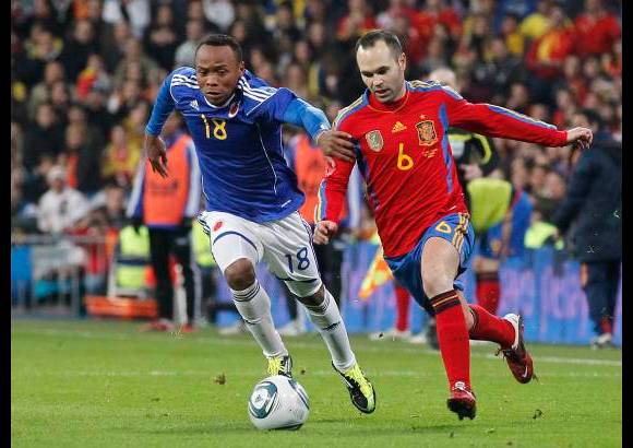 Reuters - Espa&#241;a limpi&#243; a medias la mala imagen con la que cerr&#243; 2010, cuando cay&#243; estrepitosamente 4-0 ante Portugal en un amistoso en Lisboa.