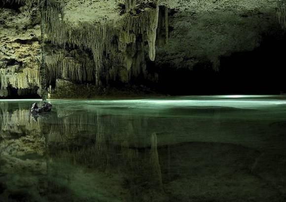 Cortes&#237;a - En este palacio de cristal de Yucat&#225;n se encuentra el 80% del agua de M&#233;xico.