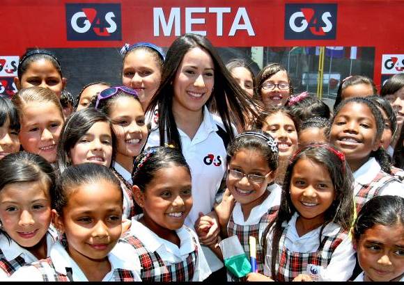 Juan Antonio S&#225;nchez - Los estudiantes del colegio Mano Amiga de Bello, suspendieron sus actividades acad&#233;micas para recibir la visita de la medallista ol&#237;mpica Mariana Paj&#243;n.