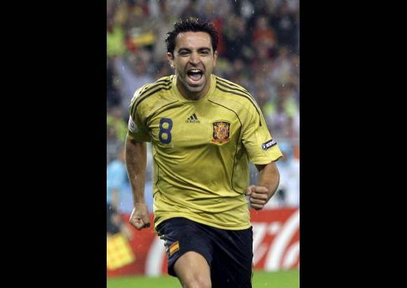 AP - El quinto espa&#241;ol y uno de los candidatos al Bal&#243;n de Oro 2011, fue Xavi Hern&#225;ndez, el conductor del F&#250;tbol Club Barcelona.
