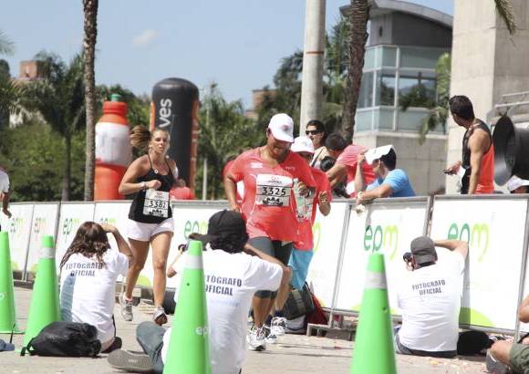 Esteban Jaramillo y Sebastián Salazar - Más de 10 mil competidores se dieron cita en esta histórica cita deportiva que se corría en las modalidades de 5, 10, 21 y 42 kilómetros.