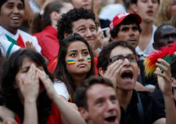 Reuters - La derrota de la selección lusa frente a la española fue recibida en Lisboa con caras de decepción y resignación entre los portugueses.