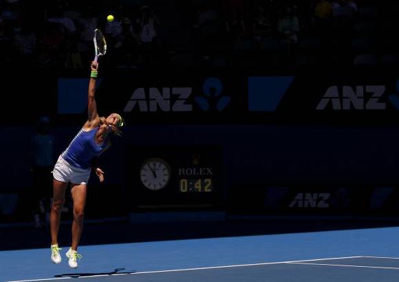 Reuters - La bielorrusa Victoria Azarenka, otra de la favoritas, tambi&#233;n debut&#243; con victoria ante la brit&#225;nica Heather Watson.