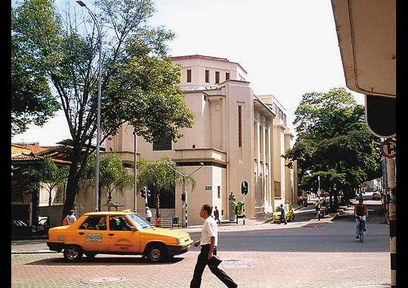 Foto EL COLOMBIANO - Templo de las bellas artes en Medell&#237;n, desde su inauguraci&#243;n hasta hoy, la construcci&#243;n tiene un estilo republicano.