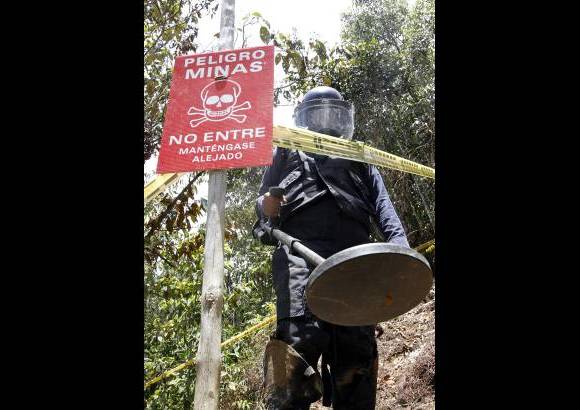 Donaldo Zuluaga - Las tareas avanzan en el corregimiento Santa Ana, donde fueron sembrados varios campos minados.