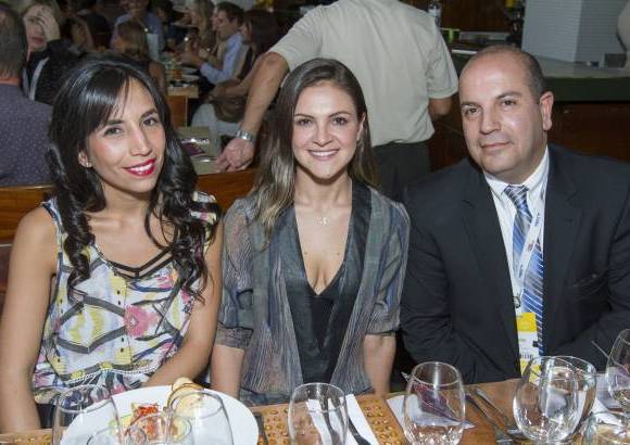 - Mar&#237;a Antonia Dom&#237;nguez, Carolina Echeverri y Jorge Olaya.