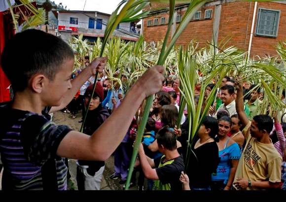 Esteban Vanegas - Los niños también recordaron los pasos de Jesús y celebraron con la procesión.