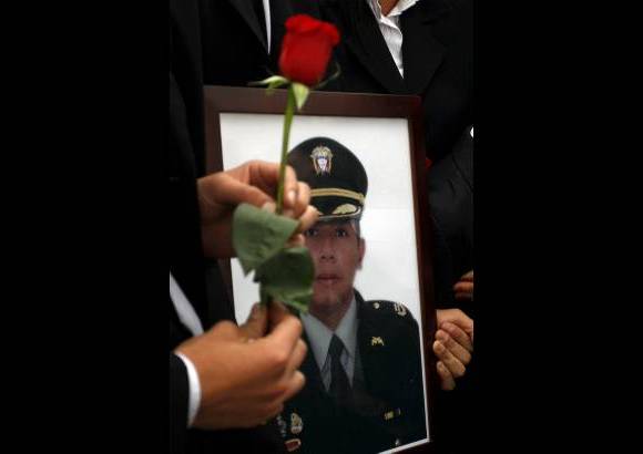 Colprensa - Exequias del coronel Cristian Flórez, un héroe de la patria.