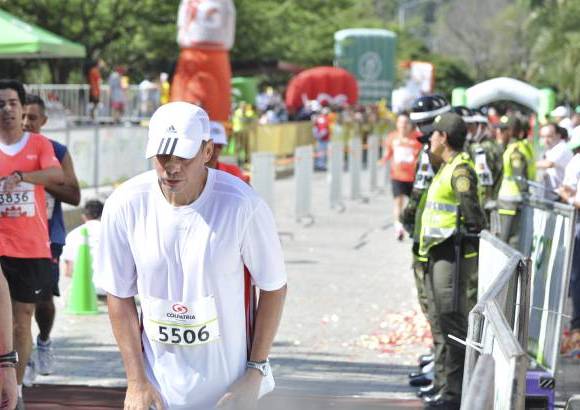Esteban Jaramillo y Sebasti&#225;n Salazar - M&#225;s de 10 mil competidores se dieron cita en esta hist&#243;rica cita deportiva que se corr&#237;a en las modalidades de 5, 10, 21 y 42 kil&#243;metros.