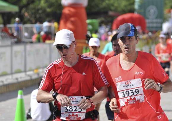Esteban Jaramillo y Sebasti&#225;n Salazar - M&#225;s de 10 mil competidores se dieron cita en esta hist&#243;rica cita deportiva que se corr&#237;a en las modalidades de 5, 10, 21 y 42 kil&#243;metros.