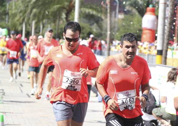 Esteban Jaramillo y Sebasti&#225;n Salazar - M&#225;s de 10 mil competidores se dieron cita en esta hist&#243;rica cita deportiva que se corr&#237;a en las modalidades de 5, 10, 21 y 42 kil&#243;metros.