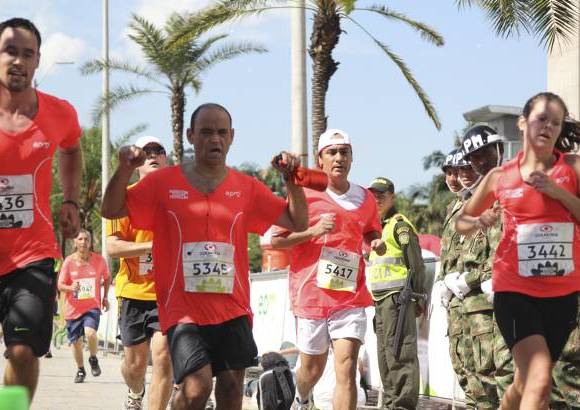Esteban Jaramillo y Sebasti&#225;n Salazar - M&#225;s de 10 mil competidores se dieron cita en esta hist&#243;rica cita deportiva que se corr&#237;a en las modalidades de 5, 10, 21 y 42 kil&#243;metros.