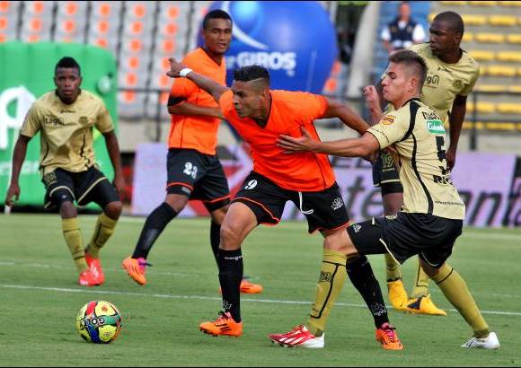 Juan Antonio S&#225;nchez - A pesar de la cantidad de figuras que ofrecieron el espect&#225;culo en el D&#237;a del F&#250;tbol Antioque&#241;o, el p&#250;blico no lleg&#243; en la cantidad esperada. El partido central qued&#243; 3-2 a favor de los dirigidos por Pedro Sarmiento. Envigado e Itag&#252;&#237; empataron 0-0 y la belleza se hizo presente con las Diosas del F&#250;tbol, que participaron de la previa de los encuentros. El dinero recaudado se destinar&#225; a la Unidad de Neonatos del San Vicente de Paul.