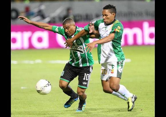 Hernán Vanegas - Macnelly Torres jugó un buen primer tiempo, pero como en otras oportunidades no logra sostener su rendimiento.