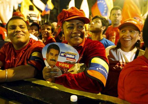 Reuters - Indicó, además, tomará posesión del cargo el próximo 19 de abril, cuando se conmemora el inicio del proceso de independencia del país. Los venezolanos acudieron este domingo a las urnas para elegir al sucesor de Chávez, que deberá concluir en 2019 el período que se inició el pasado 10 de enero.