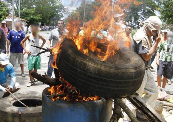Donaldo Zuluaga - Los principales puntos críticos que manejan las autoridades se concentran en Caucasia, Puerto Valdivia, El Doce, Tarazá. En la vía a Puerto Berrío estarán concentrados en Porsecito y Gramalote. Habrán otras concentraciones en la vía Medellín- Bogotá, Medellín- Urabá, en Doradal, Buriticá, en La Pintada, en Amagá, entre otros puntos menores.