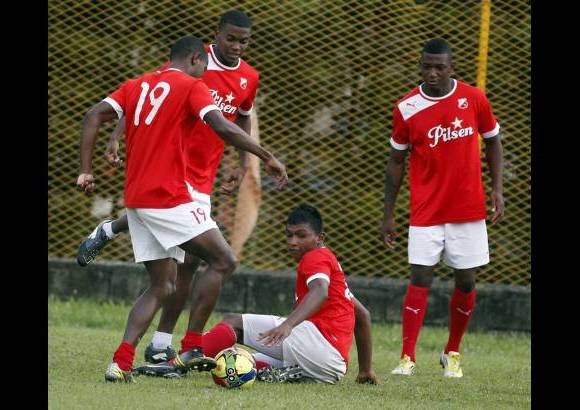 MANUEL SALDARRIAGA - El trabajo en equipo es la consigna roja para sacar adelante el juego frente a Nacional