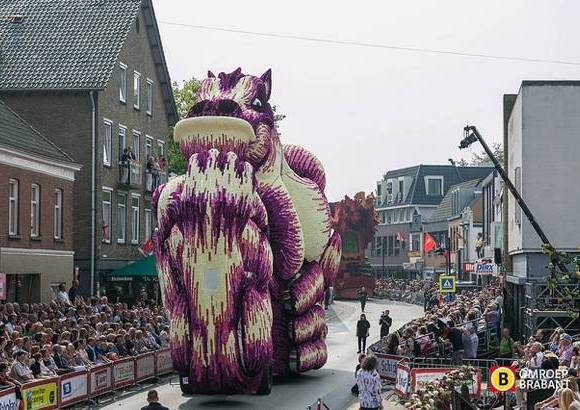 Jesse van Kalmthout, Omroep Brabant - Desfile de los gigantes de flores en Zundert, Holanda. La gran parada se realiz&#243; el primer domingo de septiembre como es tradici&#243;n hace 73 a&#241;os en dicha ciudad.