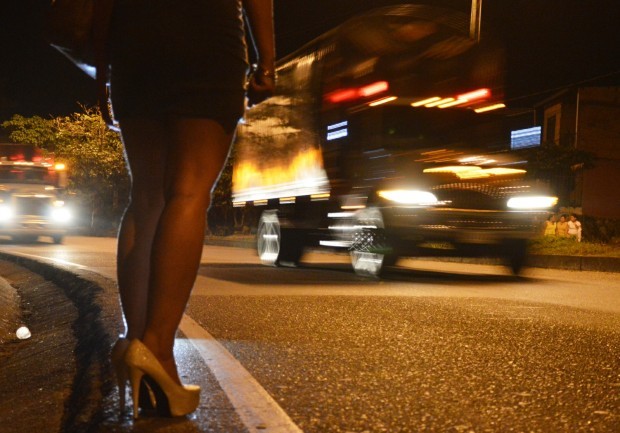 Pagar por servicios de prostitución podría generar multas de hasta 786.880 pesos (32 SMDLV) en Colombia. FOTO COLPRENSA.
