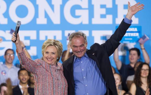 Hillary Clinton anunció al senador por Virginia Tim Kaine como su compañero de fórmula en las elecciones presidenciales. FOTO AFP