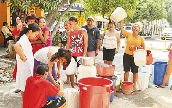 Hace un año la crisis por el desabastecimiento de agua en Santa Marta se agudizo. FOTO Colprensa