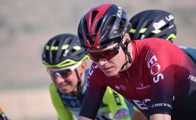 El británico Chris Froome dijo estar analizando su continuidad con Ineos. FOTO EFE