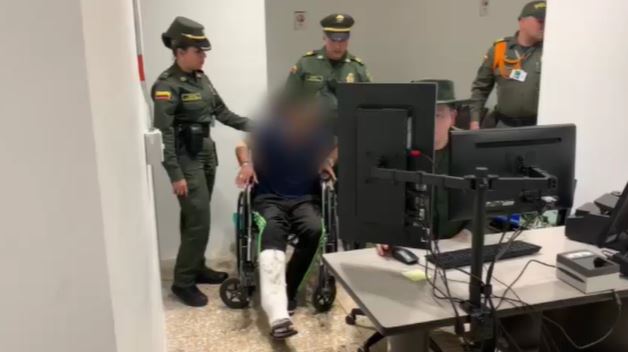 El hombre llevaba consigo 880 gramos de marihuana. FOTO: Cortesía Policía Nacional. 