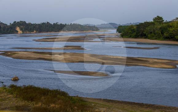 El Ideam declaró la alerta roja en el río Magdalena, ya que en algunos municipios está casi seco. Oscar Alonso Vargas, de Navelena, dice que hay navegabilidad en el río. FOTO juan antonio sánchez