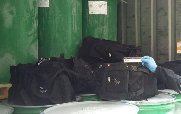 La maletas estaban en un contenedor con sello falsificado. FOTO CORTESÍA.