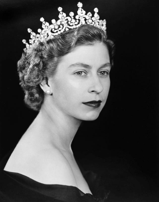 Antes de ser reina, en el mismo año 1952 fue tomada esta imagen. FOTO Archivo