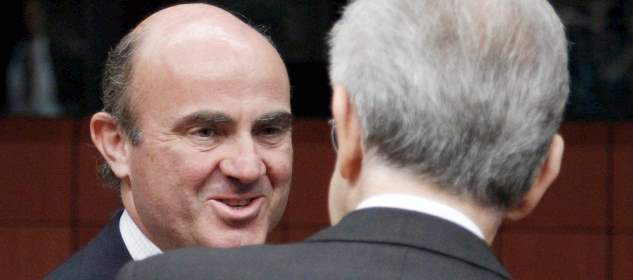 España recibirá 100.000 millones de euros como ayuda durante 18 meses | El ministro de Economía Luis de Guindos y el Primer Ministro de Luxemburgo Jean-Claude Juncker concretaron las medidas a tomar. Foto: Reuters