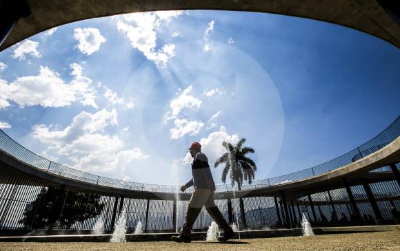 Las Unidades de Vida Articulada son espacios valorados en el premio mundial que se le otorgará a Medellín en Singapur por su innovación social. Imagen de la Uva de Boston. FOTO Julio C. Herrera