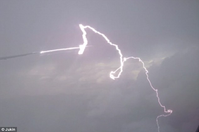 Desde 1967 no se tienen registro de un rayo que haya derribado una aeronave. FOTO Y VIDEO: CORTESÍA JUNKIN MEDIA
