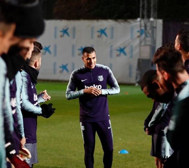 Con su llegada al Barcelona, el zaguero espera tener figuración para regresar a la Selección Colombia. FOTO FC BARCELONA