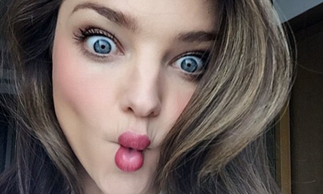 Miranda Kerr, muestra la alternativa menos popular Fishface. 