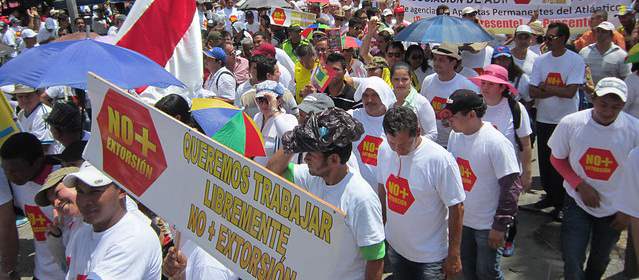 Barranquilla marchó contra las extorsiones y ataques sicariales | Los comerciantes de Barranquilla dicen estar ahogados por las extorsiones. FOTO JUAN M. CANTILLO