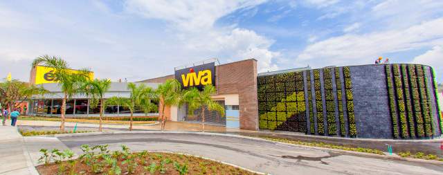 El Éxito invierte $500 mil millones en 5 centros Viva | Aspecto exterior e interior de Viva Laureles, una construcción de 33.500 metros cuadrados, en la que se ofrecen 73 marcas. FOTO HERNÁN VANEGAS Y CORTESÍA