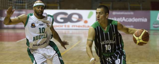 Las cuentas le dan vida al básquet de Academia | Norvey Aragón (con la pelota) se mantiene como una pieza clave en Academia de la Montaña. FOTO EDWIN BUSTAMANTE
