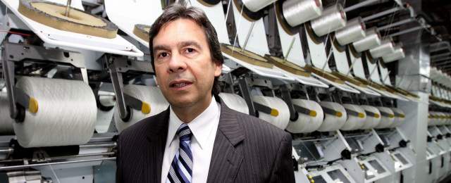 Enka se fortalece con oferta de alta tecnología | Álvaro Hincapié Vélez, presidente de Enka de Colombia hace nueve años, ha liderado su recuperación progresiva.Foto DONALDO ZULUAGA